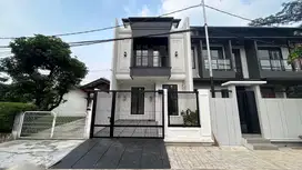Dijual rumah 2 lantai di Griya Loka dekat akses toll dan sekolah