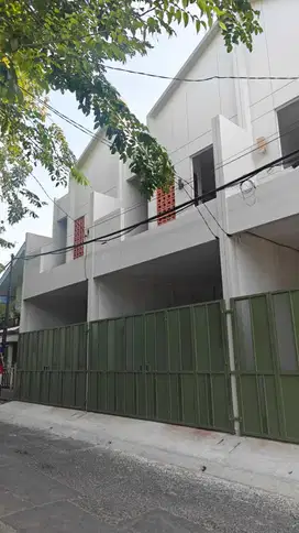 Dijual Rumah Baru 2 lantai dengan jalanan lebar di Duri Kepa Jakarta B