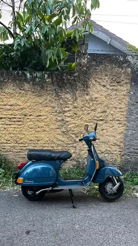 Vespa ps look new px 81