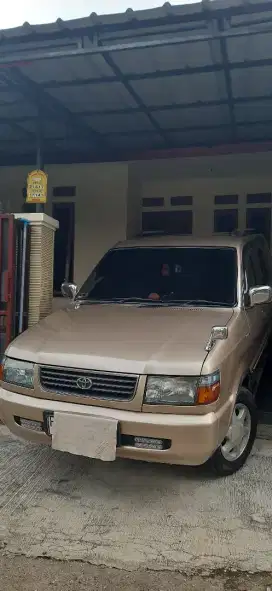 Kijang kapsul LGX 1.8 MT 2000 Istimewa