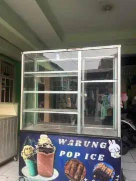 Etalase lauk matang dan etalase kompor
