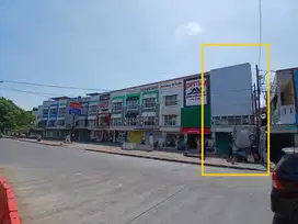 Disewakan  Ruko Angsana Park  3,5 Lantai, Luas 236m2 di Rawajati Timur