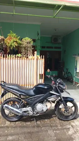 Vixion 2011 hitam