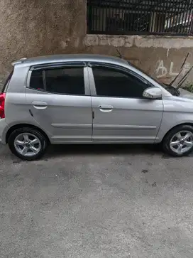 Kia Picanto 2010 Bensin