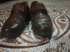 Sepatu kulit merek KICKERS ORGINAL size 40