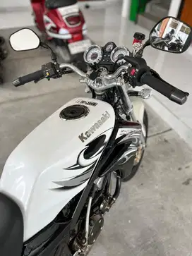 Kawasaki ninja r