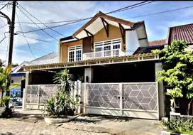 RUMAH DUA LANTAI DIJUAL MURAH DI PERUMAHAN KETINTANG SURABAYA