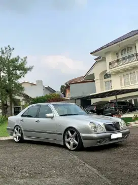 Mercedes Benz E320 W210 1998