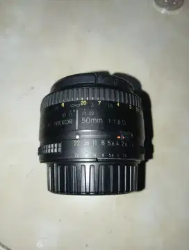Lensa fix Nikon 50mm f 1.8 kondisi mulus