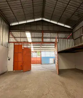 DISEWAKAN GUDANG KOMPLEK DPR CIPONDOH