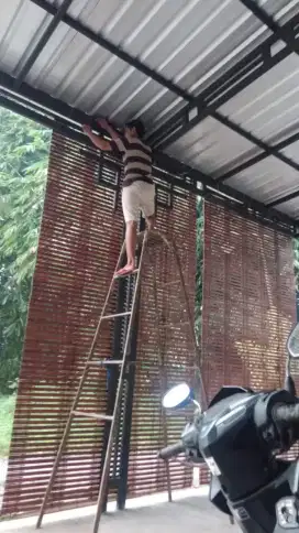 Tirai kayu jati