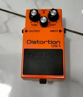 BOSS  Distorsion DS1 efek gitar