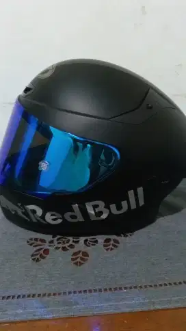 Helm KYT TTC second pemakaian baru 4 bulan minus lecet2 aja
