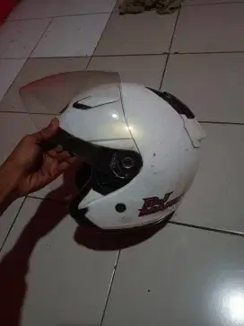 Helm KYT DJ Maru