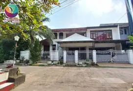 Dijual cepat rumah strategis 2 lantai di taman duta depok