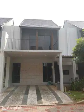 Rumah Bagus dan Siap Huni di Wisteria, Cakung, Jakarta Timur