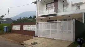 DIJUAL RUMAH FURNISHED VIEW GUNUNG DI BEVERLY, SENTUL CITY SSR693 A8