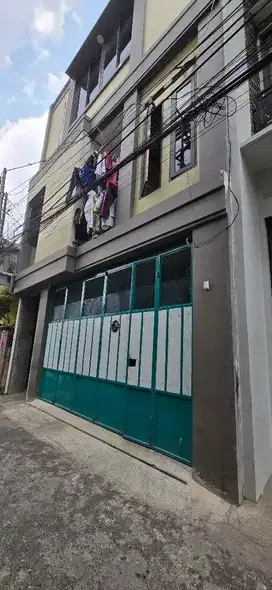 Di Jual Rumah 4 Lantai Lokasi strategis di Kebon Jeruk, Jakarta Barat