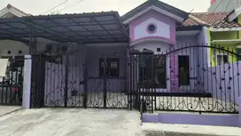 Di Sewakan Rumah Bagus di Bulevar Hijau  Kota harapan indah