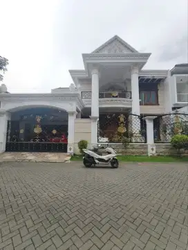 Rumah Classic Kebonsari Surabaya