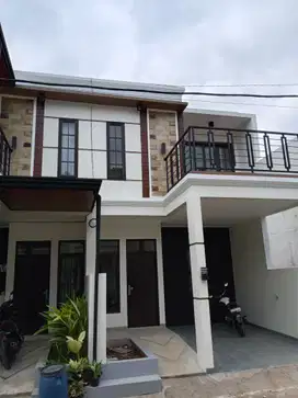 Rumah modern lokasi bergengsi di timur jakarta perbatasan Cibubur