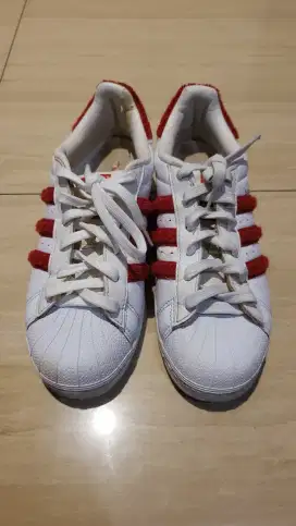 Sepatu Sneakers Adidas Superstar White Red ORI Preloved Kondisi 90%