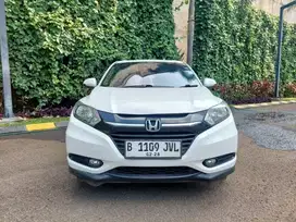 HONDA HRV E 1.5 AT 2016 PUTIH