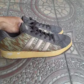 BEKAS SIZE 44⅔ ADIDAS ADA CRACK LECET