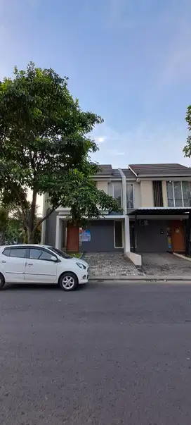 Citraland, North west park, posisi di jalan utama cluster