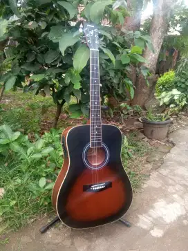 Gitar akustik elektrik Yamaha f310