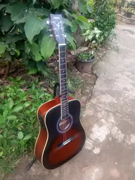 Gitar akustik elektrik Yamaha f310