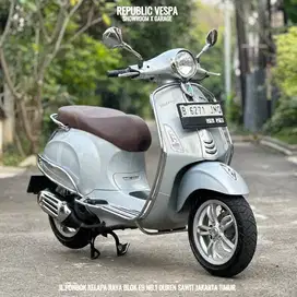 RARE COLOUR PIAGGIO VESPA PRIMAVERA 150 IGET ABS 2018 SILVER