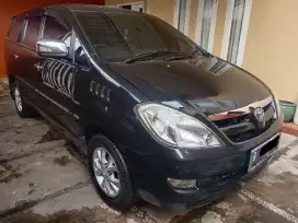 Toyota Kijang Innova 2.0 V Manual 2005 istimewa
