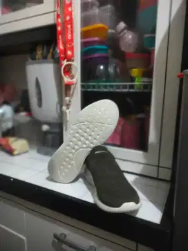 Sepatu second Slip on