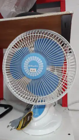 Kipas Angin Miyako KAD-06 (Desk Fan).