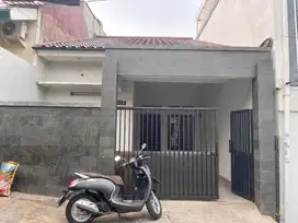 DIJUAL RUMAH BARU 3 KAMAR TIDUR SIAP HUNI - PETUKANGAN UTARA, JAKSEL