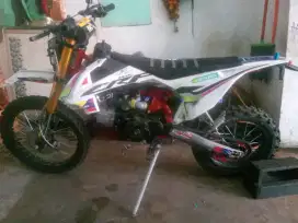 Motor kros UK 17