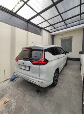 Nissan Livina 1.5 VL putih AT NIK 2022 KM Rendah