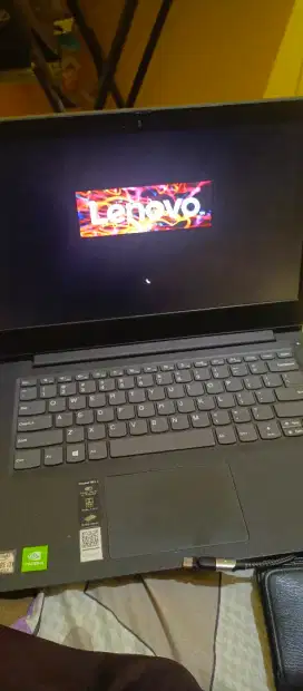 Laptop Lenovo Ideapad slim 3, core i3 gen 10 Nvidia