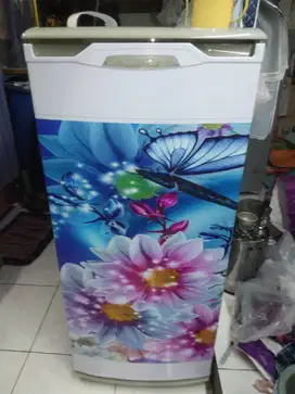 Kulkas satu pintu dingin normal freezer bisa bikin es merk ploriton