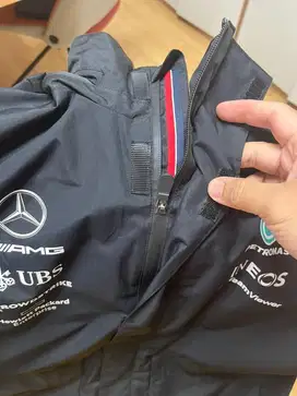 Jaket rain coat original f1 mercedes tommy hilfiger