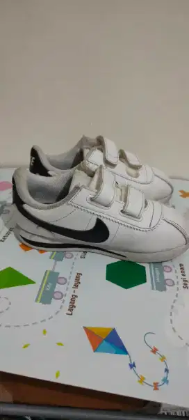 Sepatu Nike Anak Asli EUR 26