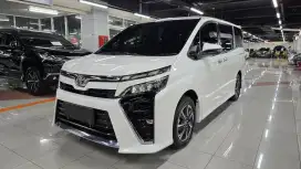 Toyota voxy matic 2018