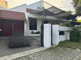 Disewakan Rumah Luas Pinggir Jalan Dekat Malioboro