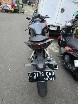 DIJUAL CASH CEPAT NEW HONDA CBR 150R THN 2021 PAJAK IDUP SIAP PAKAI