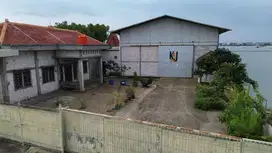 Dijual gudang beserta bangunan rumah