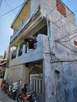 Rumah Hook 3 Lantai Murah siap Huni di Rungkut, SBY Timur