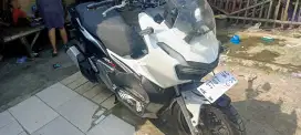 ADV ABS 2019 warna putih hitam