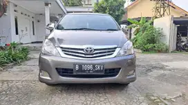 Toyota kijang Innova G matik abu2 metalik istimewa siap pakai dp 15jt