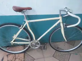 Sepeda fixie London taxi ujungaspal